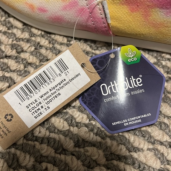 Women’s Sunshine Smiley Face TOMS! Size women’s 7.5. New with tags! - Picture 4 of 5